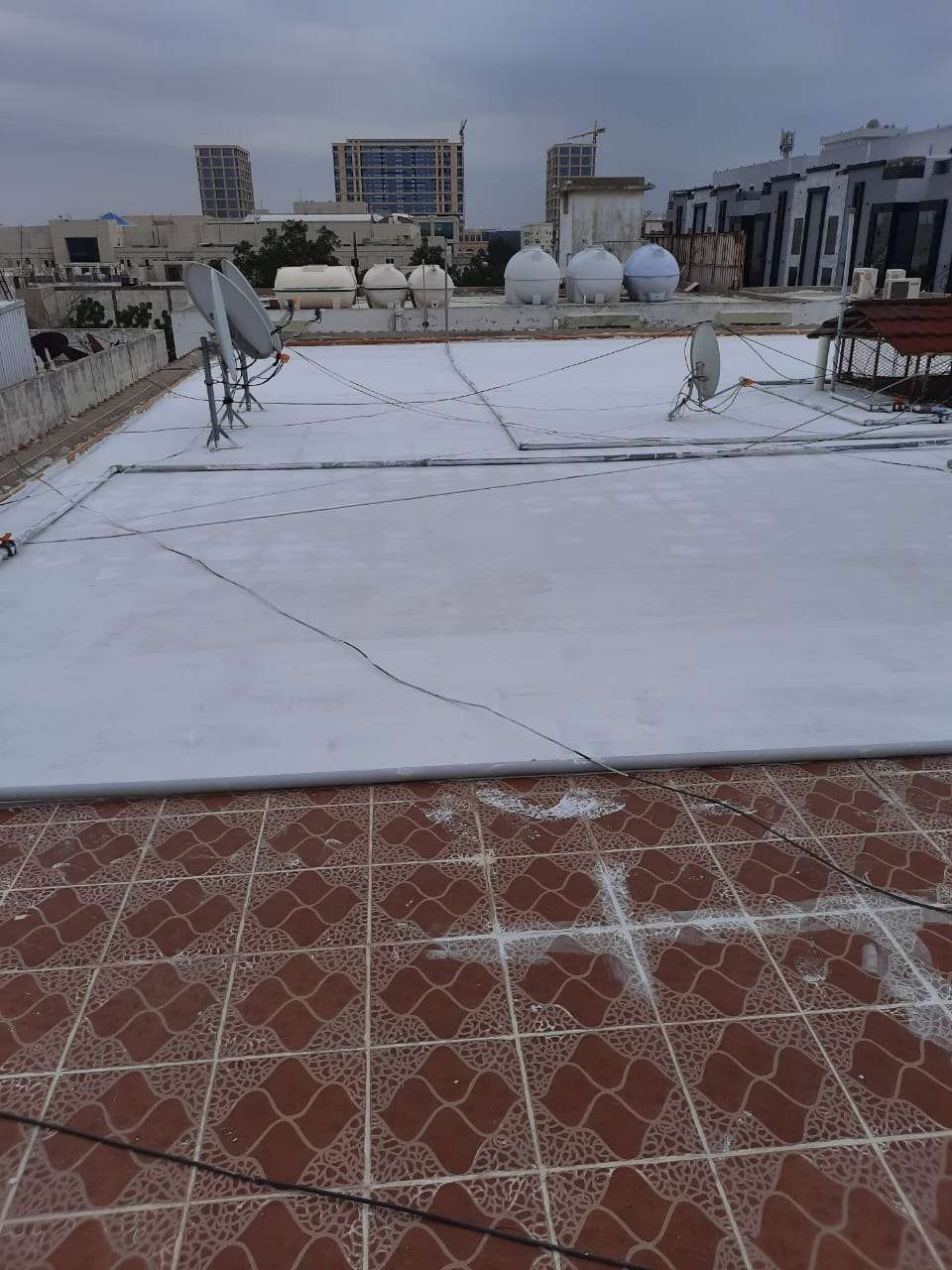 أفضل حلول الأسقف المسطحة لحماية المنازل