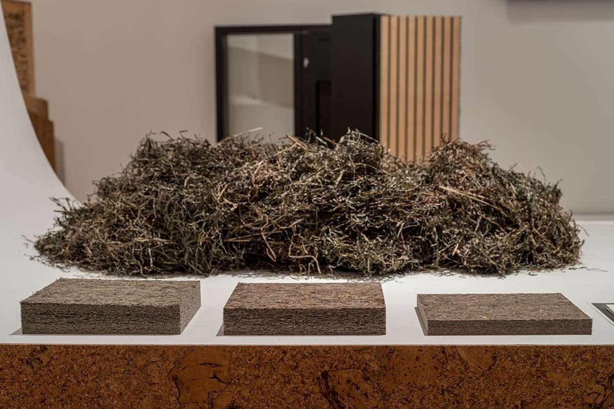 Opening of an exploratory exhibition in Aedes dealing with the environmental impact of the industry