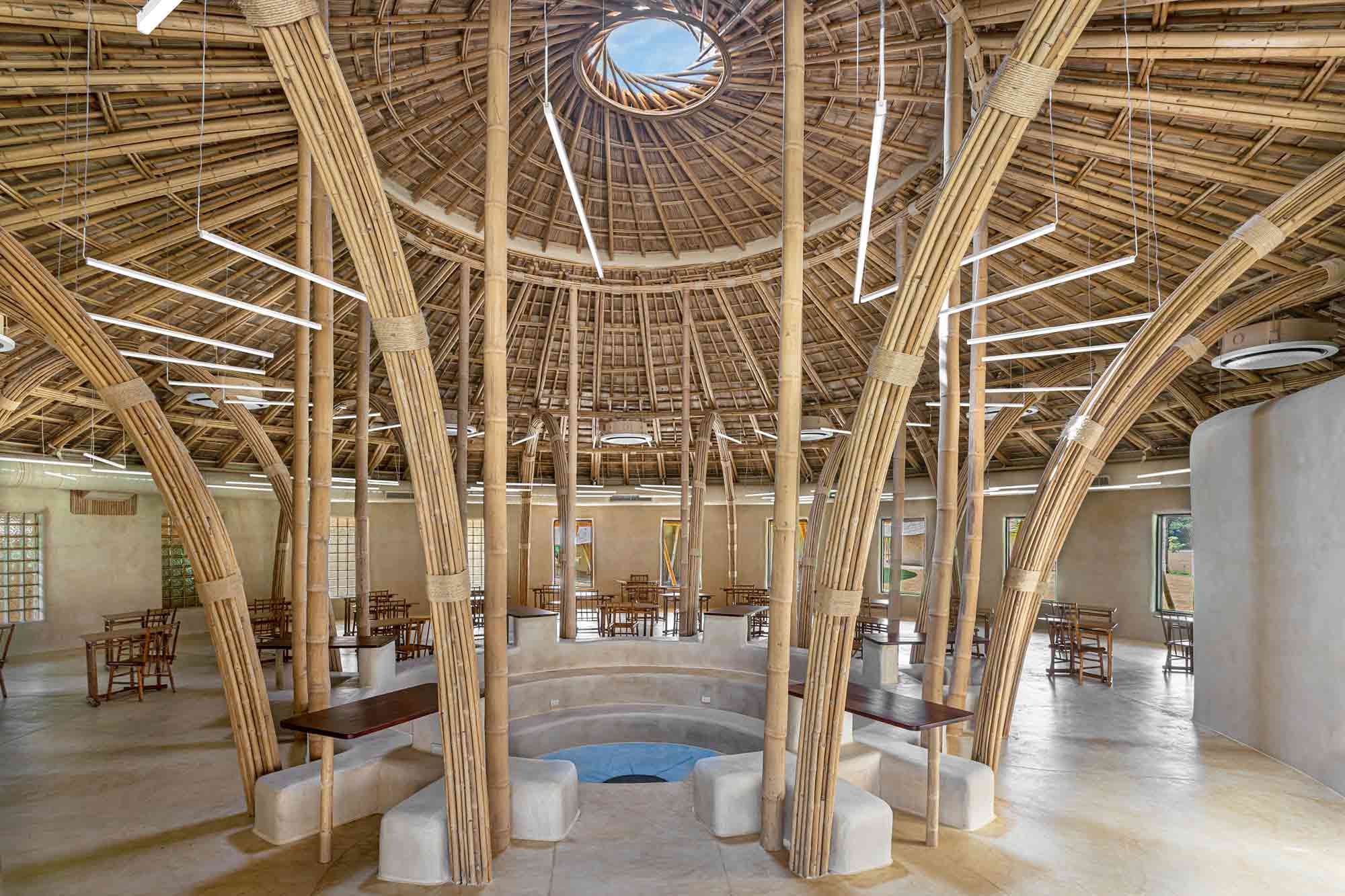 مكتبة المدرسة الثانوية من قبل Chiangmai Life Architects 