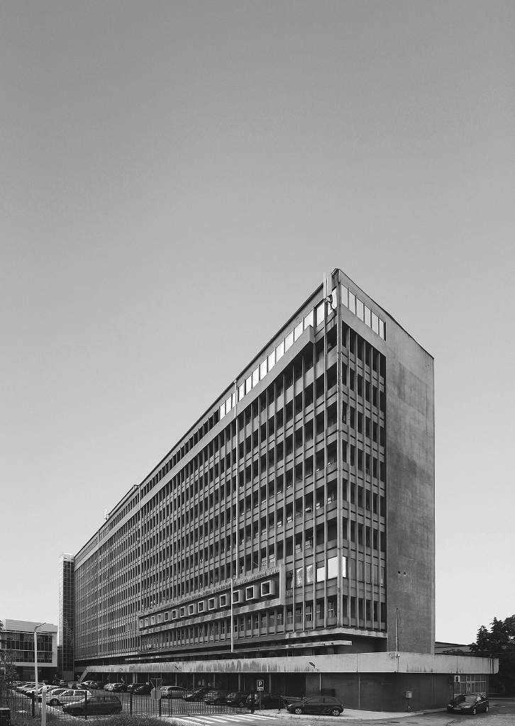 View of the south end of the stationary block.