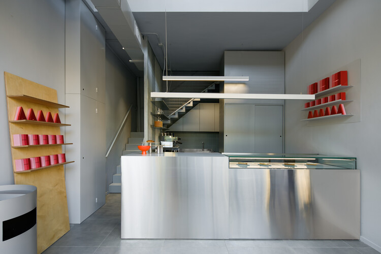 C25 - Alon Shabo Store / Studio Simon Barazin - Interior Photography, Kitchen, Countertop, Chair