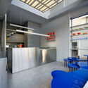 C25 - Alon Shabo Store / Studio Simon Barazin - Interior Photography, Kitchen, Table, Chair, Beam