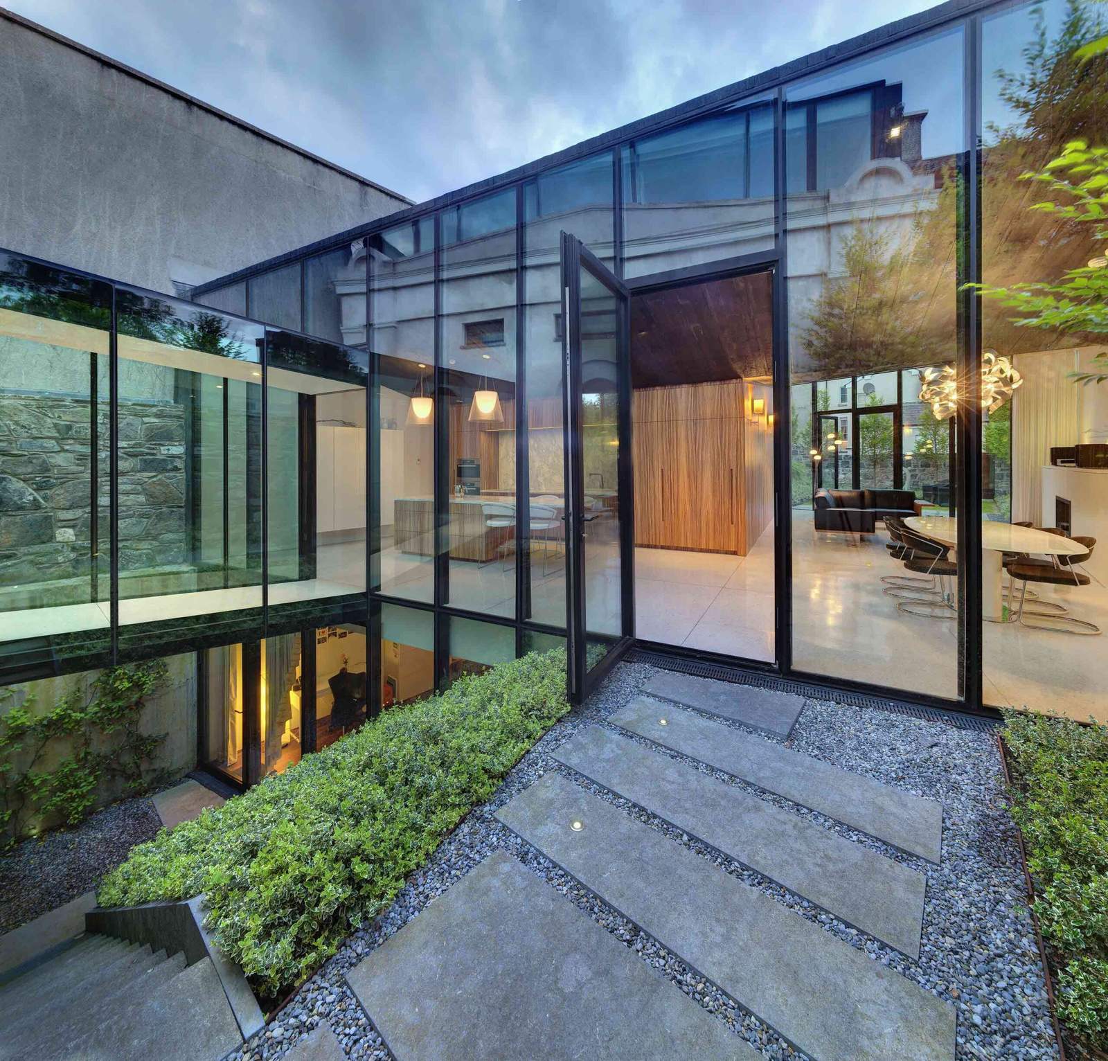 Flynn Mews House by Lorcan O’Herlihy Architects [LOHA]