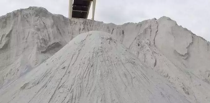 Dismantling sand of different types used in construction