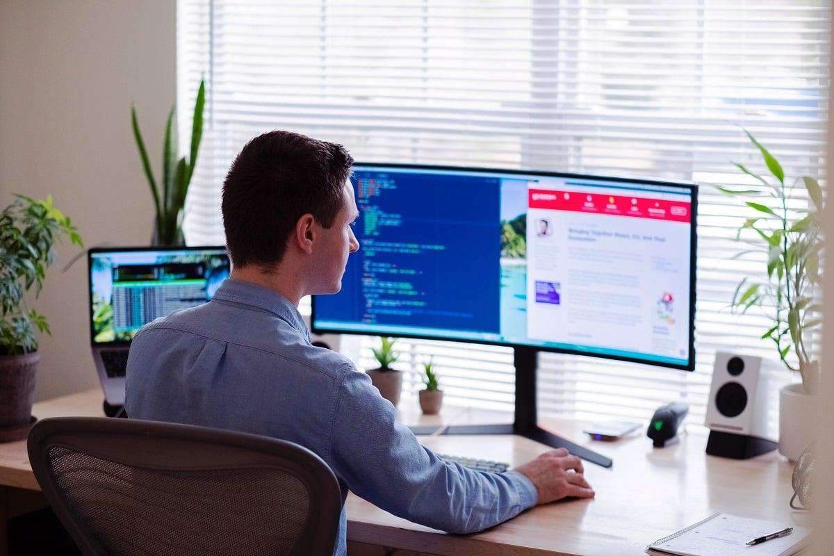 8 Best Curved Monitor For Architects | Reviews & Buyer’s Guide