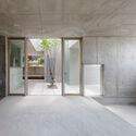 House with Hooked Multi Level Crossing / ihrmk - Interior Photography