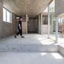 House with Hooked Multi Level Crossing / ihrmk - Interior Photography