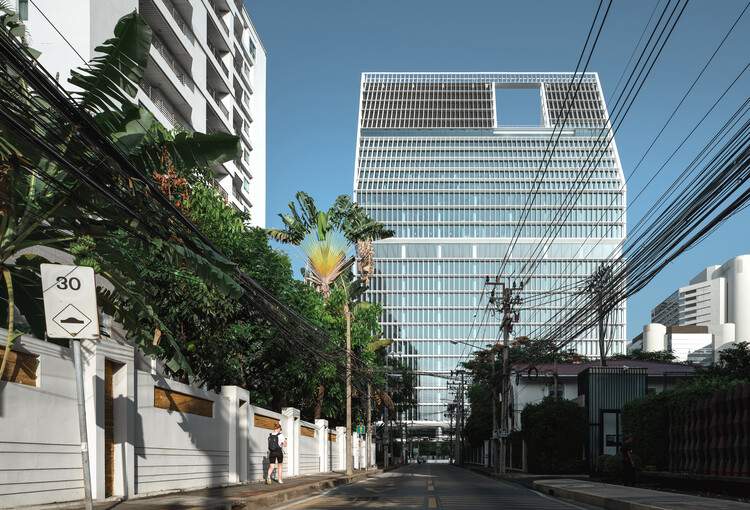 140 Wireless Building / Plan Architect - Exterior Photography, Windows, Facade, Cityscape