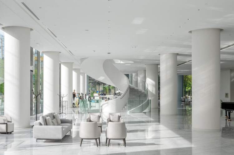 140 Wireless Building / Plan Architect - Interior Photography, Living Room, Chair, Column