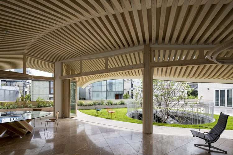 Ouloukyo House / AAE - التصوير الداخلي ، النوافذ ، الشعاع ، الفناء
