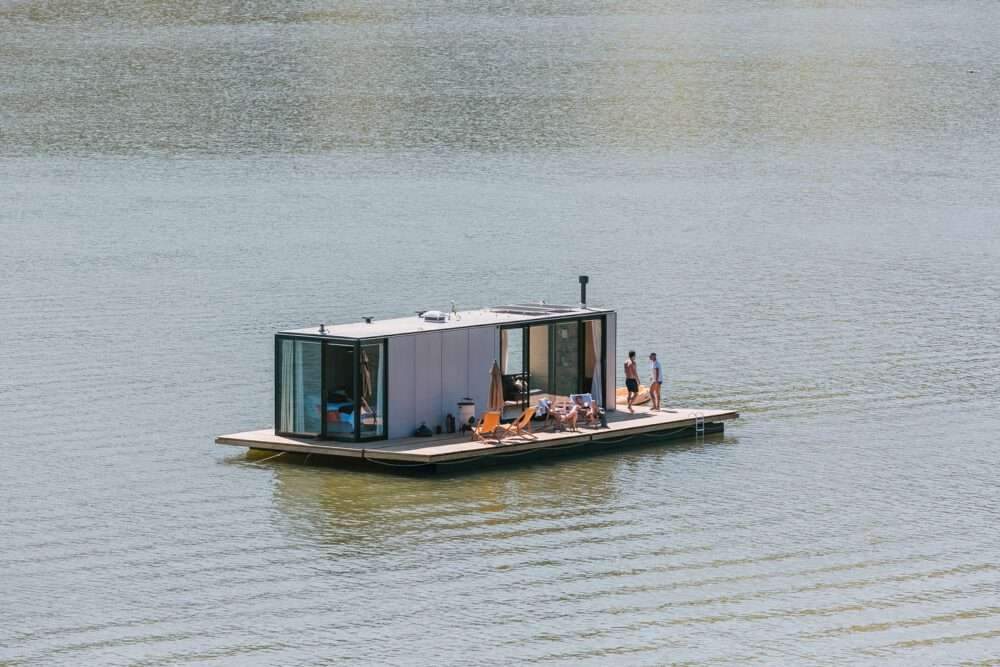 Reasons for not sinking floating architecture