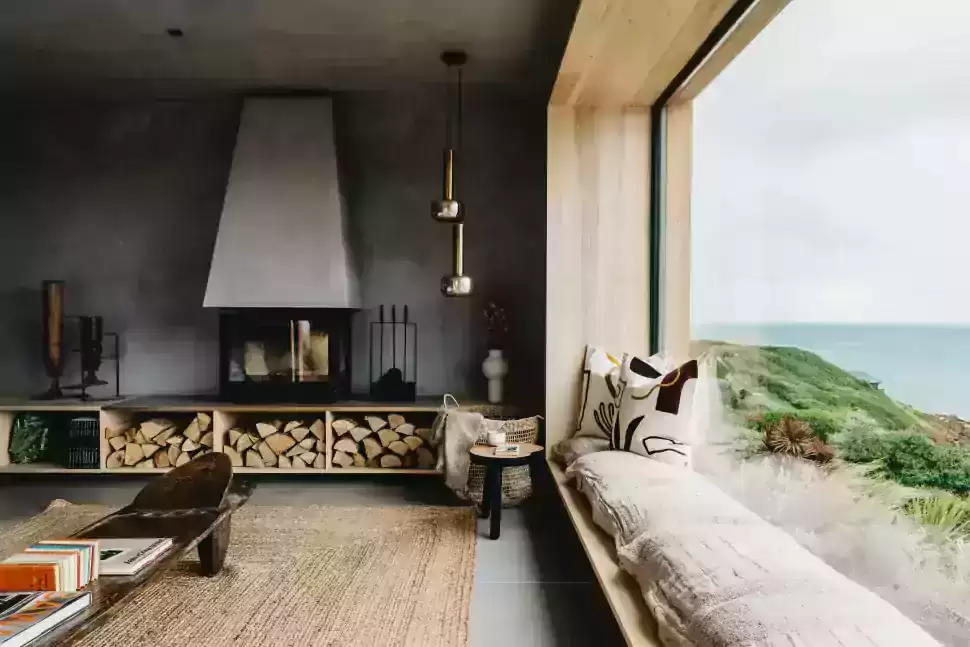 Advantages and disadvantages of using stucco in interior design