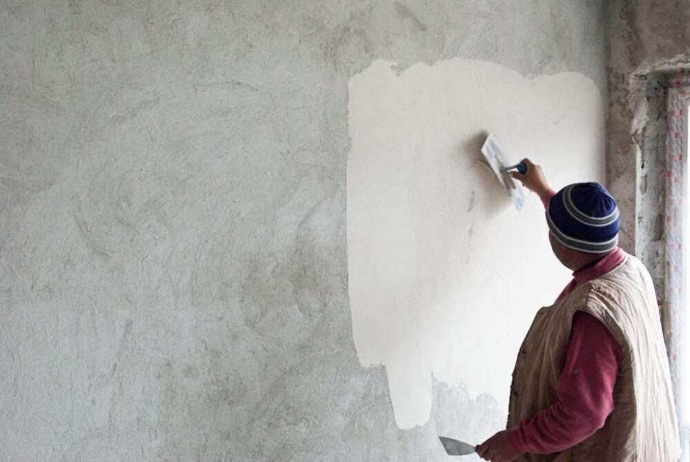 Advantages and disadvantages of using stucco in interior design
