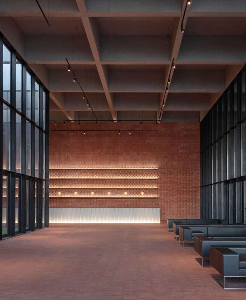 The use of gray brick walls to wrap a building manufactured in China