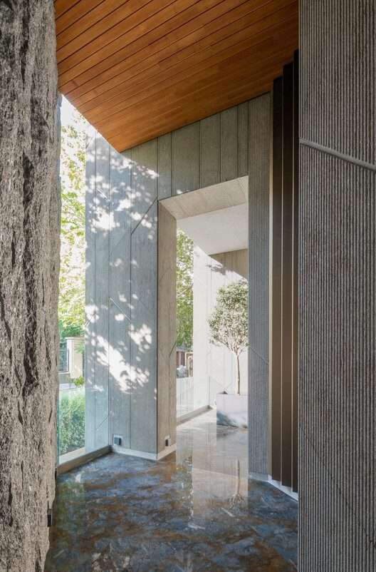 ARAN Residential Building / Pargar Architecture and Design Studio - تصوير داخلي ، نوافذ ، باب