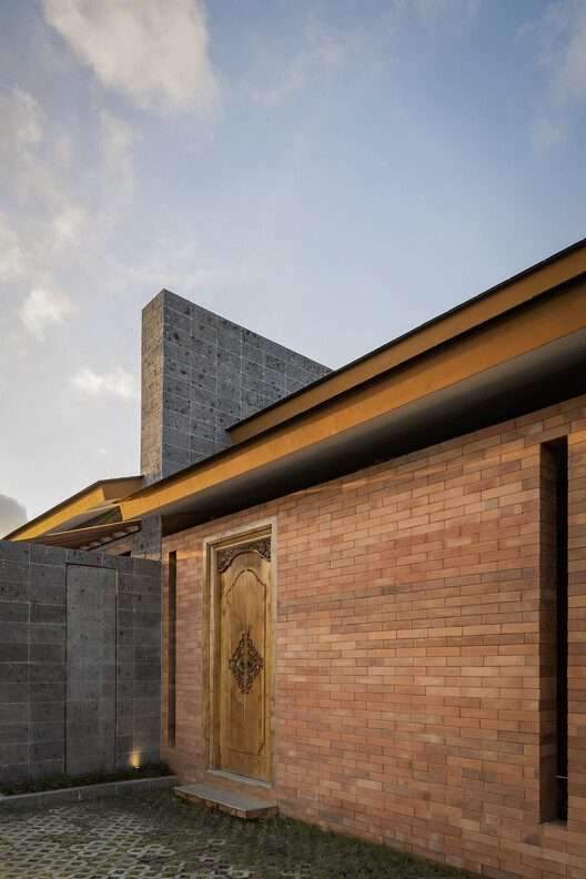 LDT Residence / UOS Architecture Studio - التصوير الخارجي ، الطوب ، الواجهة