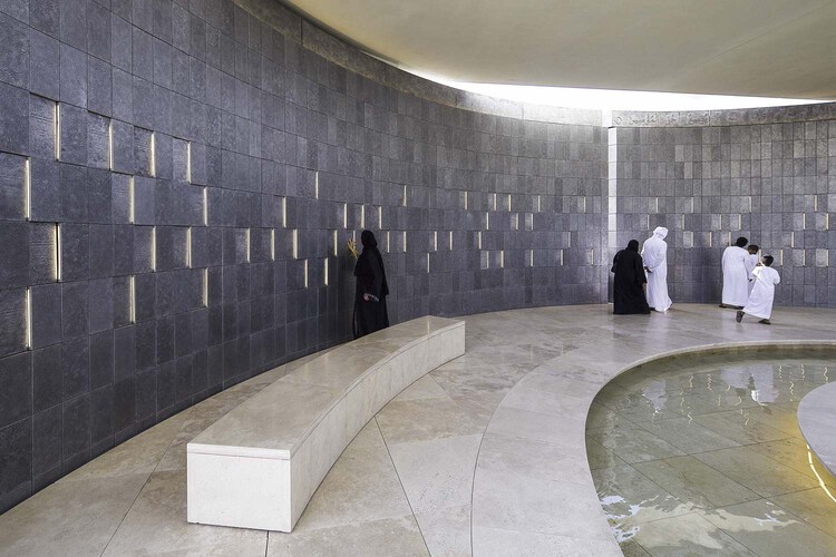 Water in Interior Design: 18 Projects that Include Water Fixtures in their Spaces  - Image 18 of 25