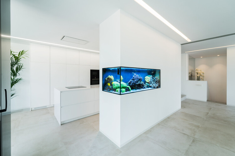 Water in Interior Design: 18 Projects that Include Water Fixtures in their Spaces  - Image 22 of 25