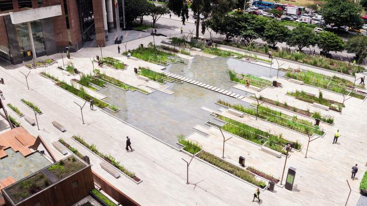 From Tiny Squares to Urban Parks: 100 Public Spaces From All Around the World - Image 24 of 112