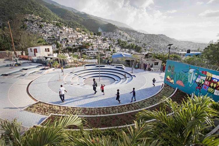 From Tiny Squares to Urban Parks: 100 Public Spaces From All Around the World - Image 15 of 112