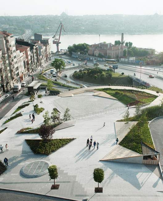 From Tiny Squares to Urban Parks: 100 Public Spaces From All Around the World - Image 45 of 112