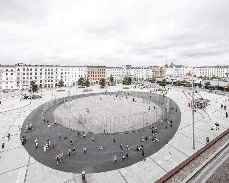 From Tiny Squares to Urban Parks: 100 Public Spaces From All Around the World - Image 80 of 112