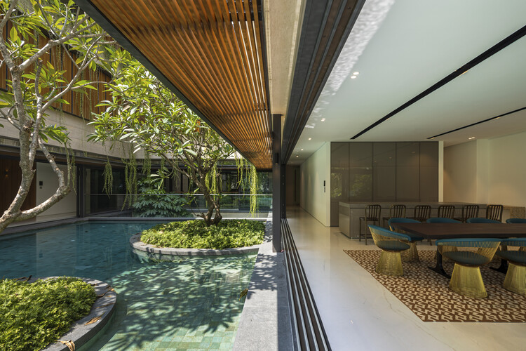 Water in Interior Design: 18 Projects that Include Water Fixtures in their Spaces  - Image 11 of 25