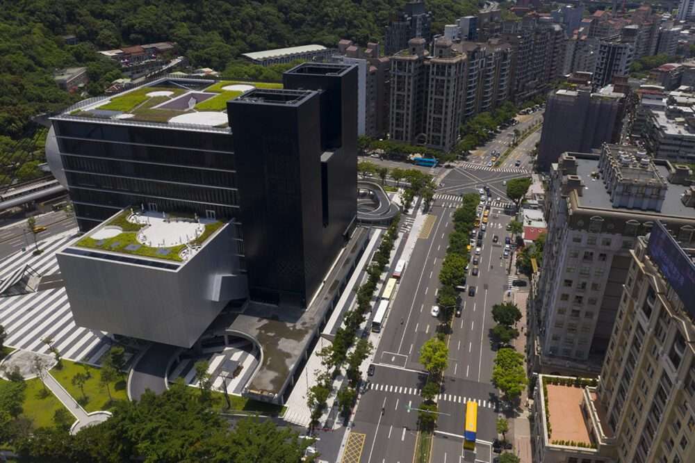 The Taipei Performing Arts Center officially opened in Taiwan