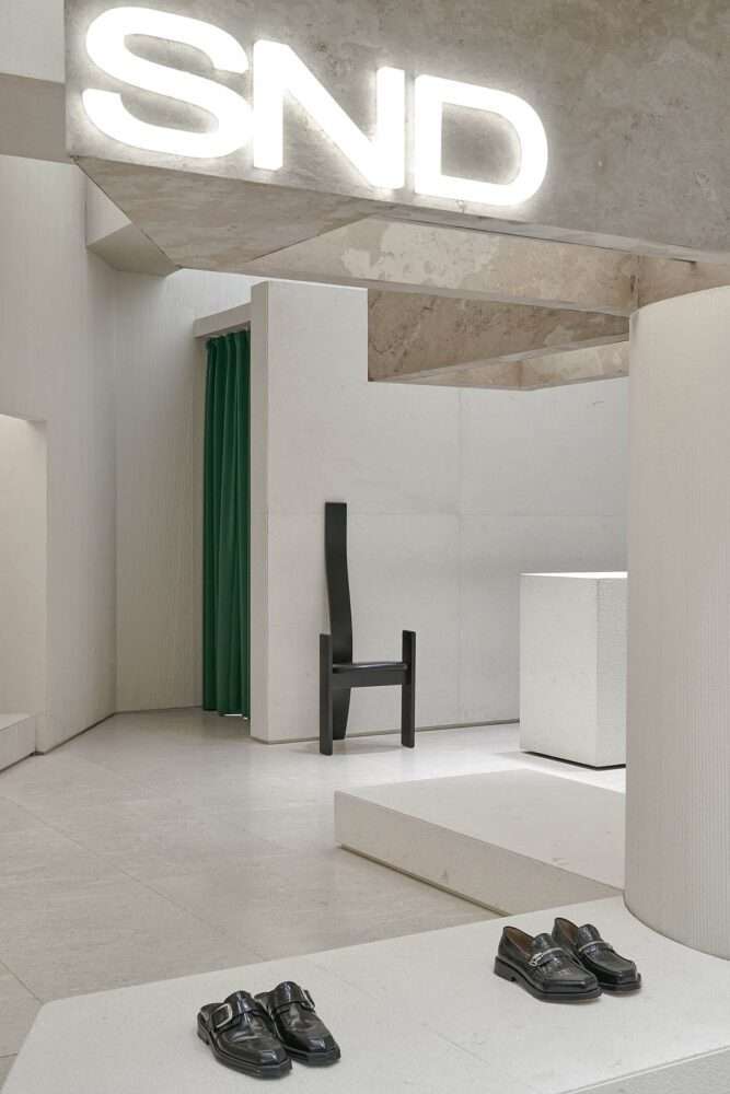 Boutique fashion store design inspired by ancient temples in the deserts