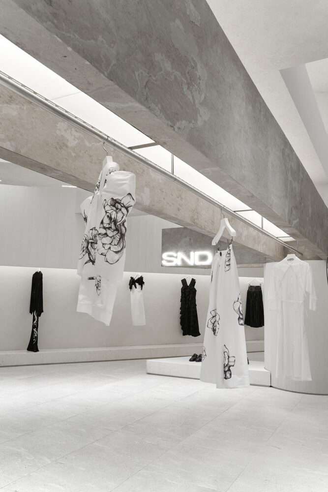 Boutique fashion store design inspired by ancient temples in the deserts