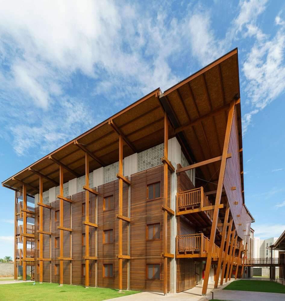 Conventual Complex design with wood textures and details handcrafted in Brazil