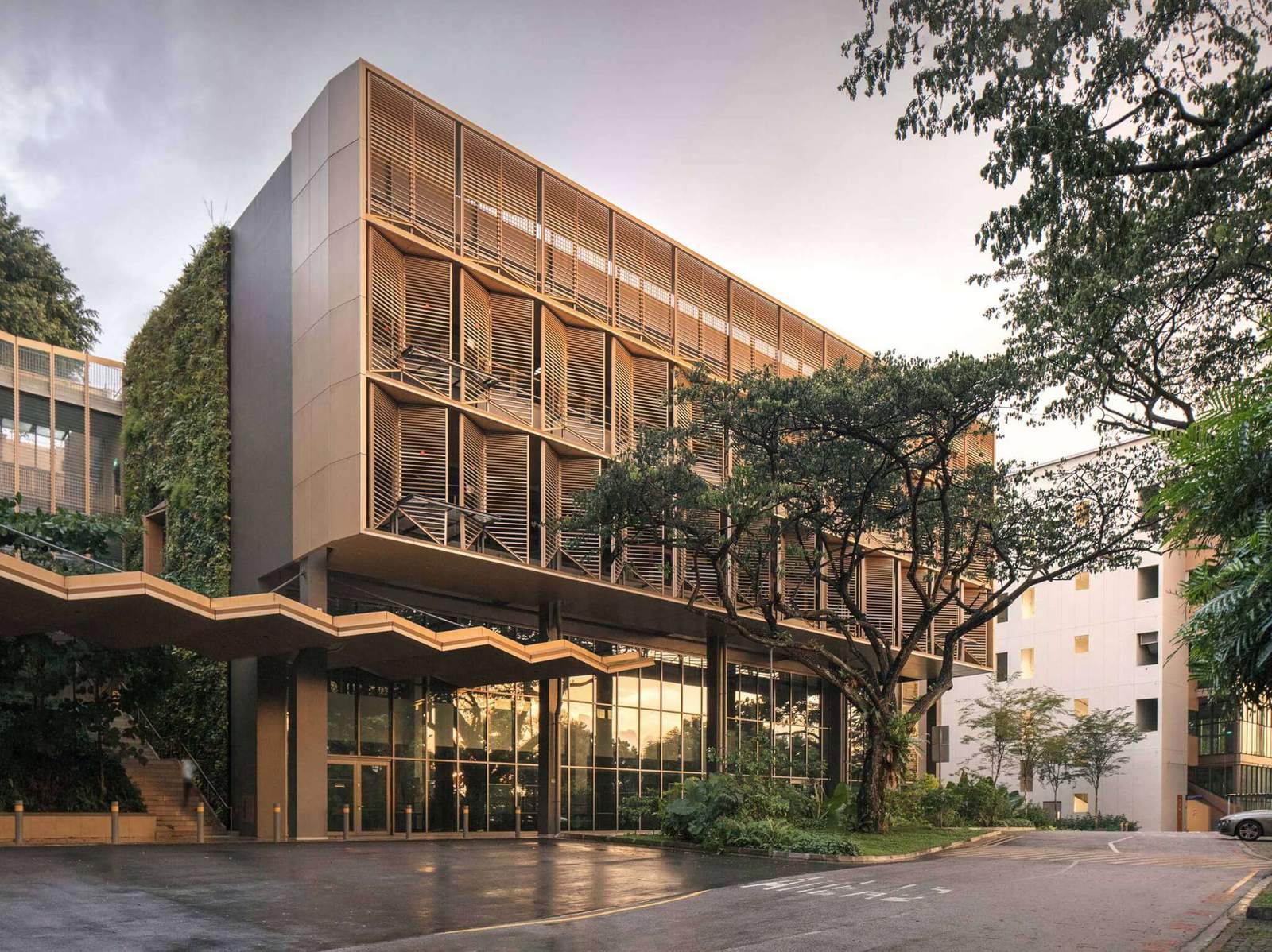 شاشة ألومنيوم مظللة بكلية التصميم والبيئة بجامعة سنغافورة الوطنية
