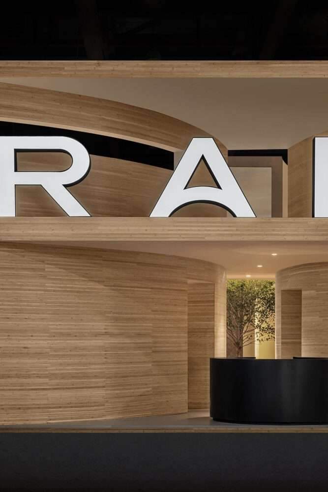 Exploring the concept of squareness and roundness in showroom interiors in China