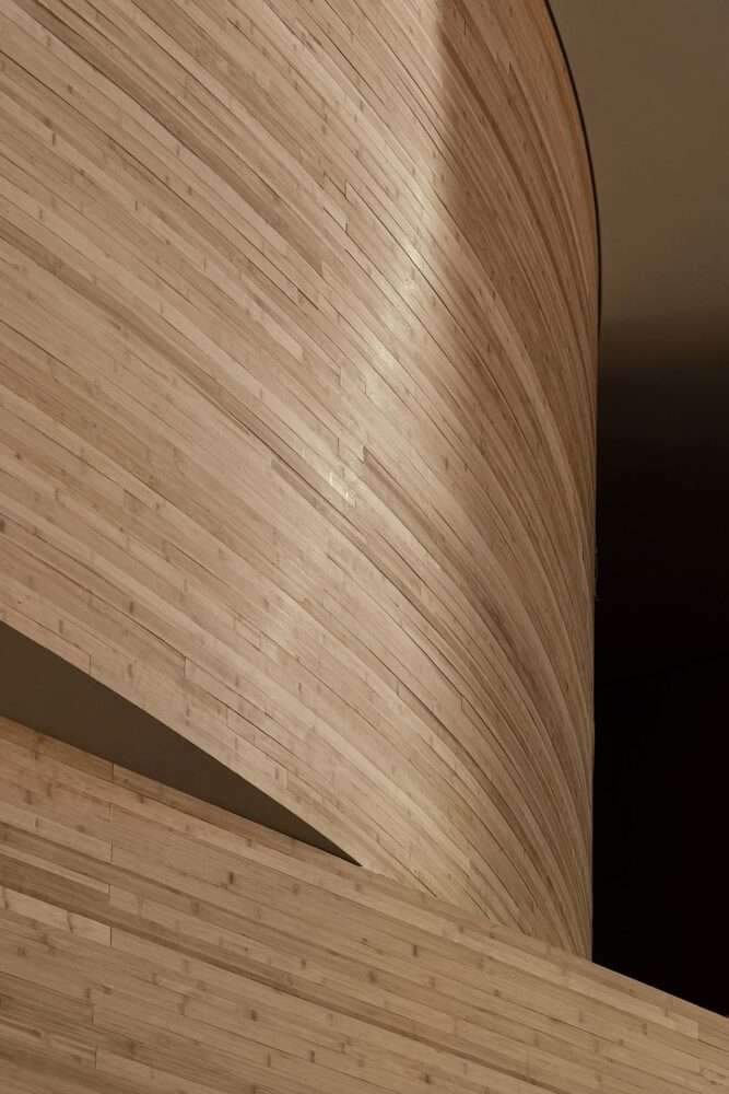 Exploring the concept of squareness and roundness in showroom interiors in China