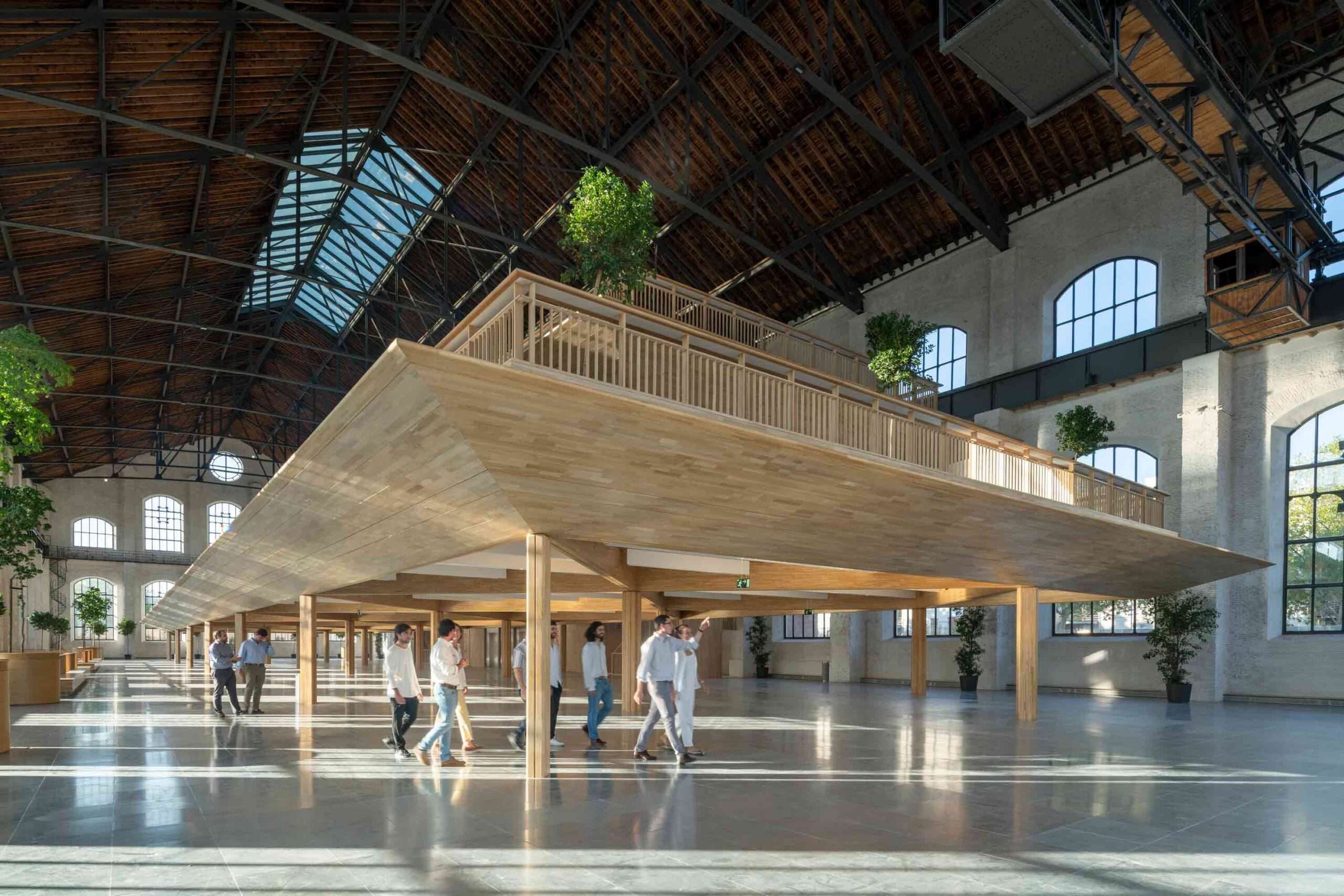 Omb بواسطة Foster + Partners