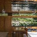 Sky Villa / MM ++ معماريون - تصوير داخلي ، مطبخ ، خشب ، شعاع ، نوافذ
