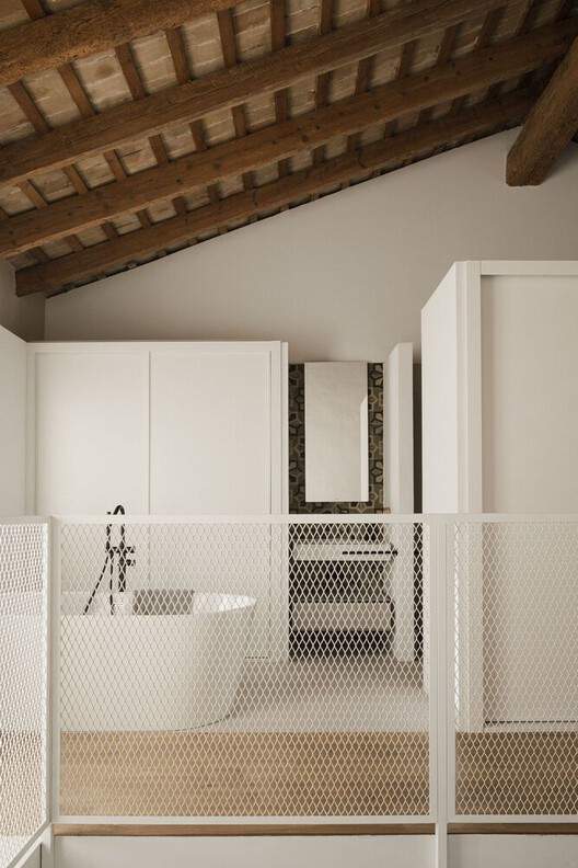 Bathrooms in Spain: 10 Integrated Configurations to Apply in Home Design - Image 14 of 21
