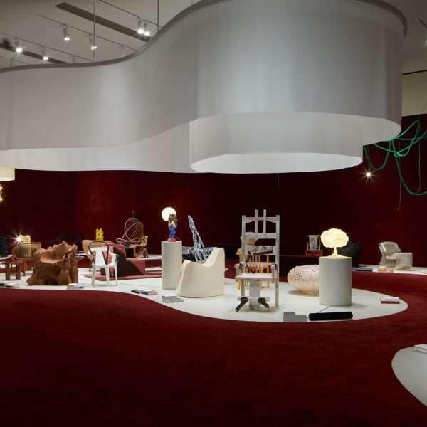 SFMOMA presents furniture exhibition of "conversation starters" سفموما تقدم معرض الأثاث "بدايات المحادثة"