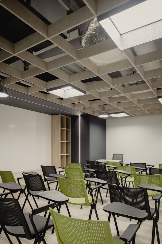 Corporativo IS 19 Offices / Prototype Architecture Studio - Interior Photography, Dining room, Table, Chair