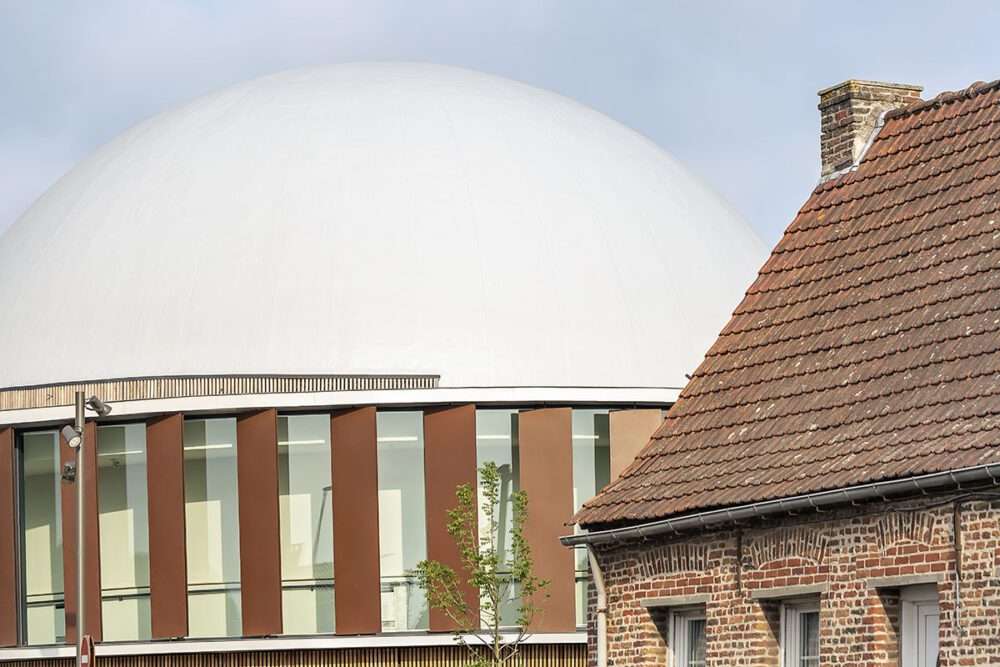 Complete elliptical planetarium and observatory in northern France