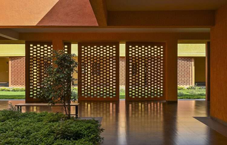 مركز إيكوف للتمكين المهني / المهندسين المعماريين في المنطقة الاقتصادية الخاصة ومصممي الديكور الداخلي - التصوير الداخلي ، الواجهة ، العمود