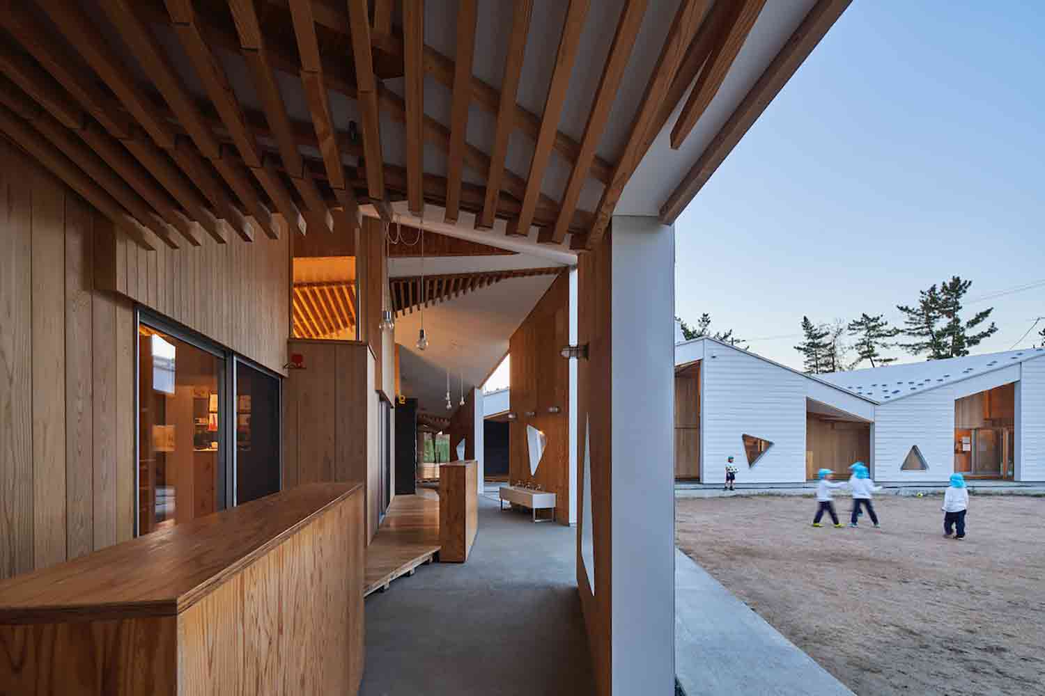 YNS بواسطة Takeru Shoji Architects.  Co.، Ltd.