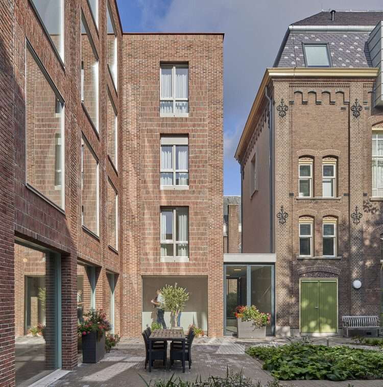 Oude Dijk Housing / Shift Architecture Urbanism - التصوير الخارجي ، النوافذ ، الطوب ، الواجهة