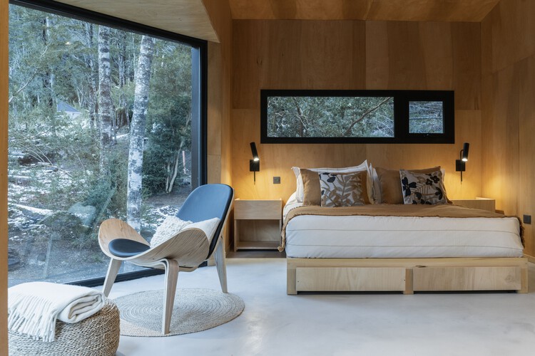 Gallareta House / OJA (organic and Joyful Architecture) - Interior Photography, Bedroom, Windows, Chair
