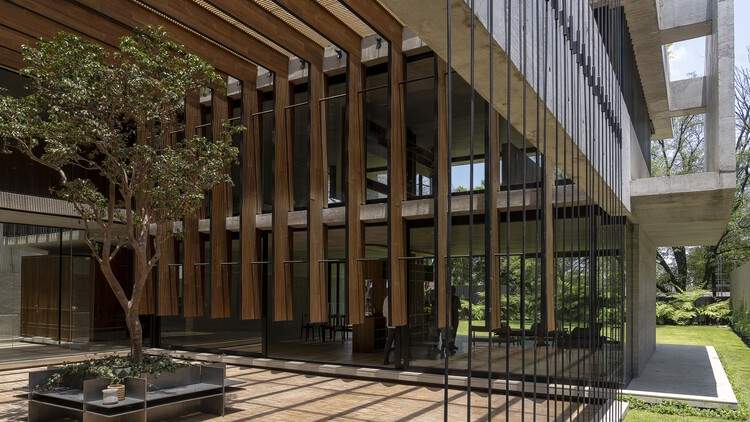Casa Patios / Ricardo Yslas Gámez Arquitectos - Interior Photography, Facade, Handrail, Beam