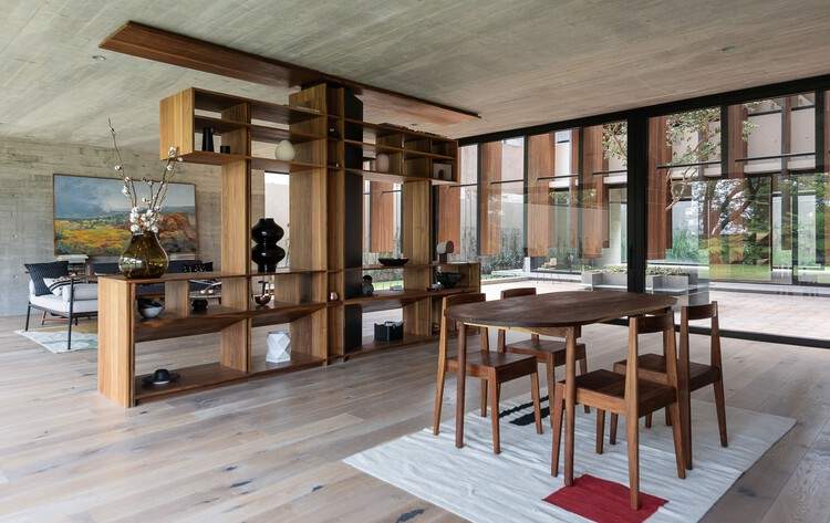Casa Patios / Ricardo Yslas Gámez Arquitectos - Interior Photography, Kitchen, Table, Beam, Windows