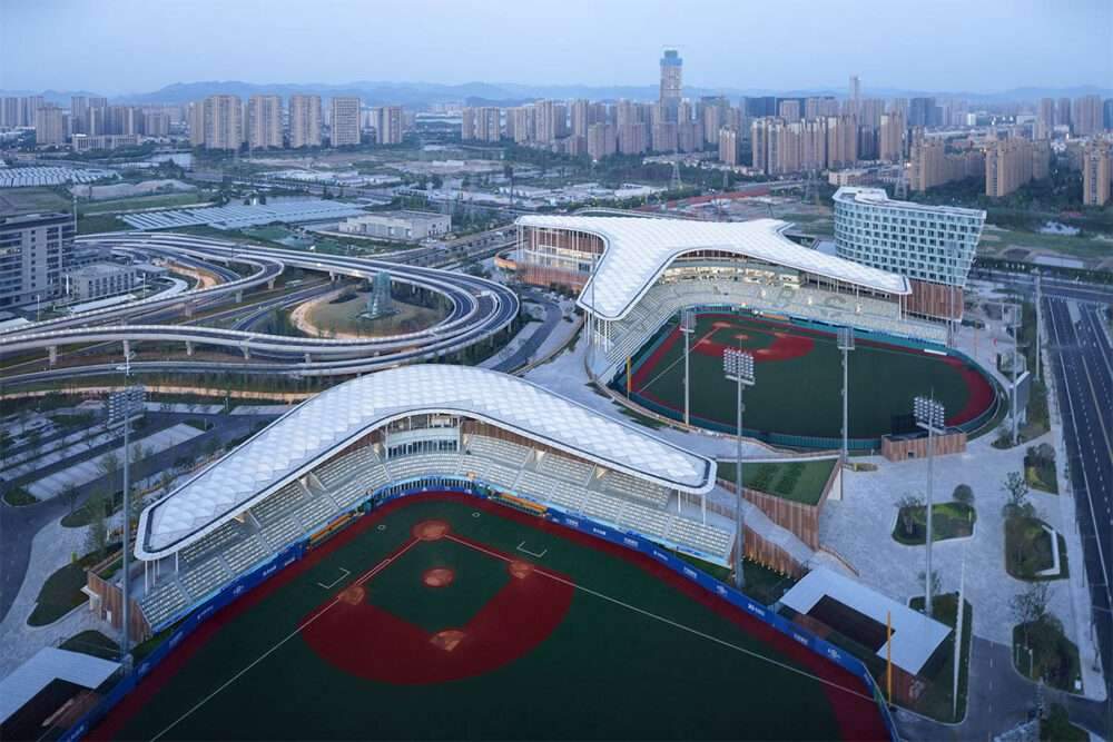 Complementing the Sports Cultural Center with slender white columns in China