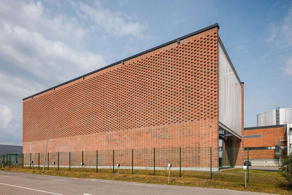 Completion of the construction of a longitudinal brick-walled heat pump in Finland