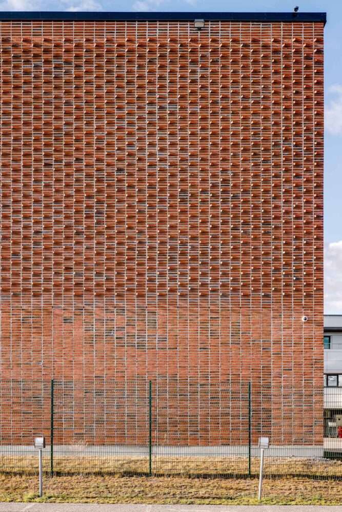 Completion of the construction of a longitudinal brick-walled heat pump in Finland