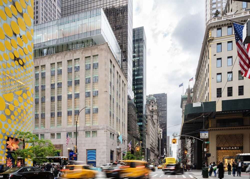 استكمال متجر Tiffany & Co الرائد في الجادة الخامسة في نيويورك